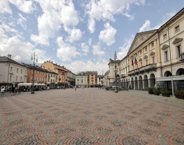 Aosta, Piazza Chanoux
