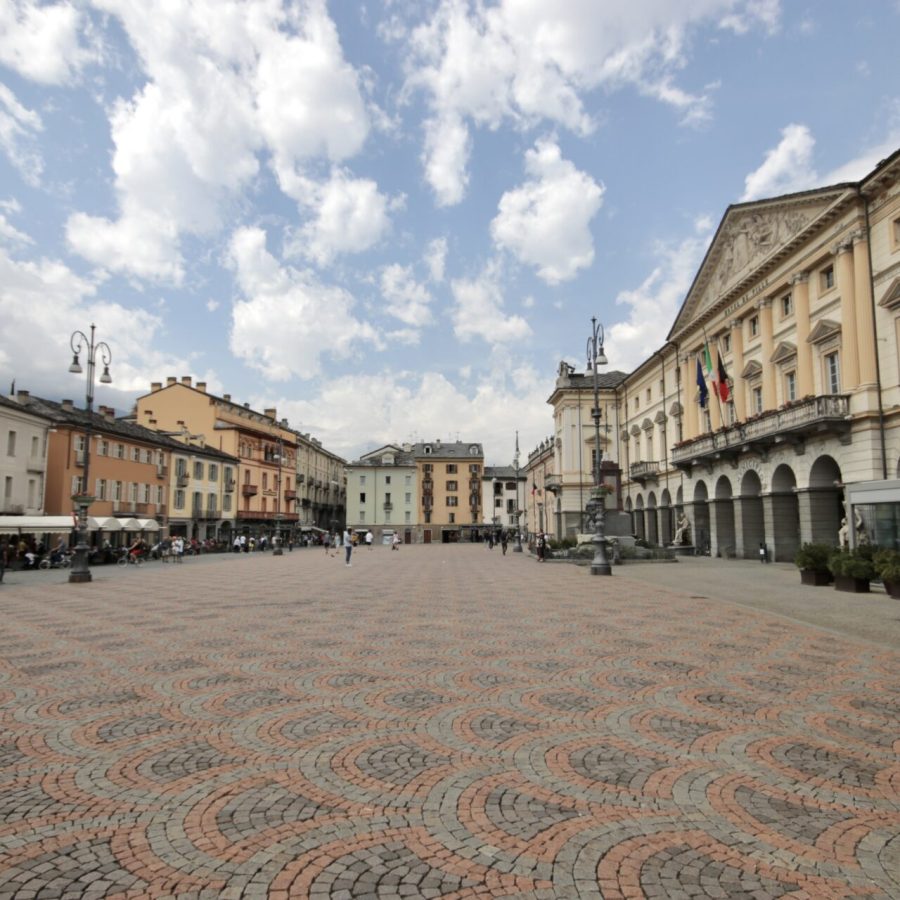 Aosta, Piazza Chanoux
