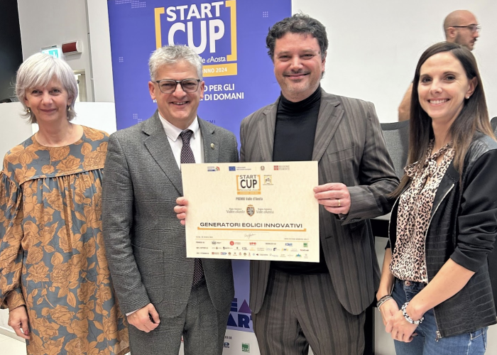 Premiazione StartCup Vda Luca Cretaz