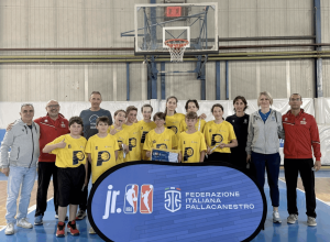 La squadra degli Indiana Pacers che si è aggiudicata la prima edizione della Jr. NBA WNBA FIP School League regionale.