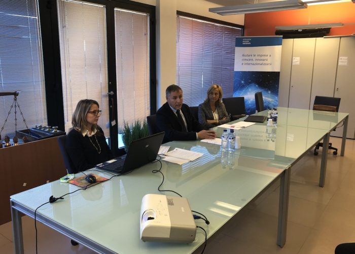 La presentazione del Report Valle d'Aosta. Al centro Roberto Sapia