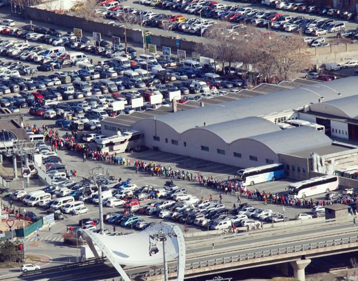 Coda davanti alla telecabina di Pila - Foto di Vacanzeaosta.it