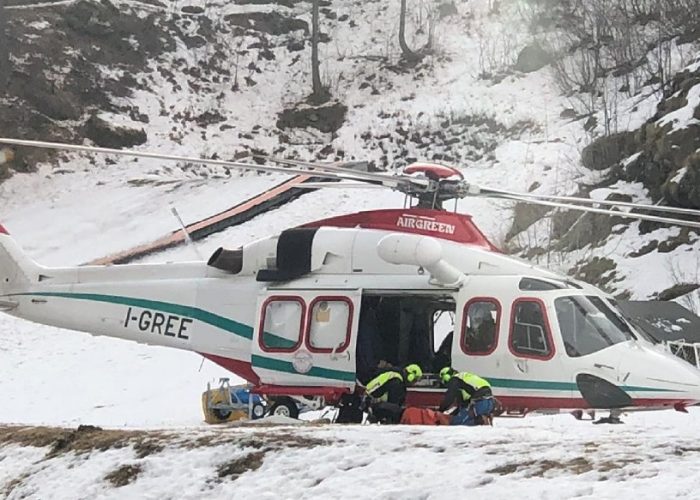 L'intervento del Soccorso Alpino Valdostano in elicottero.
