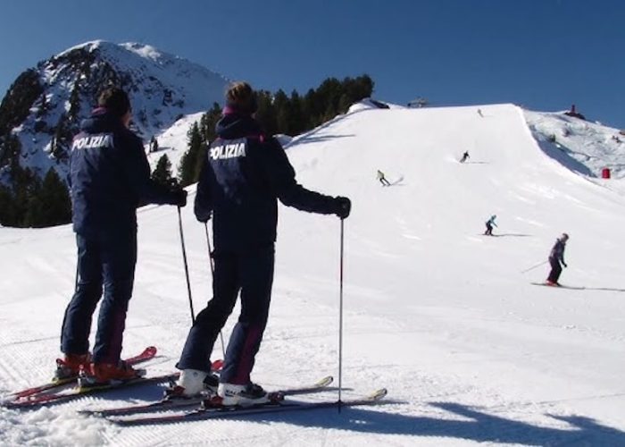Poliziotti in servizio sulle piste