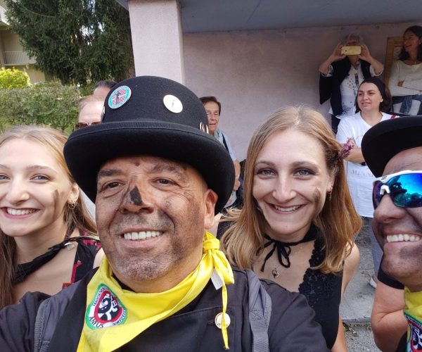 Spettatori in un selfie con Davide