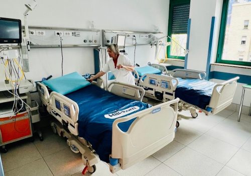 Stroke unit con letti nuovi