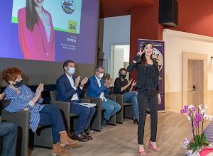 Sylvie Spirli durante la campagna elettorale per le Comunali 2020