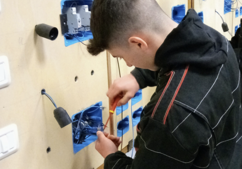 Tecnico impianti elettrici