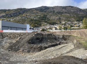 Il terreno sotto sequestro a Sarre Il terreno sotto sequestro a Sarre