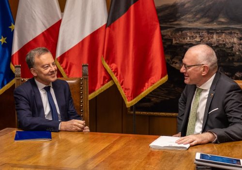 le Président Renzo Testolin et l’Ambassadeur de France Martin Briens