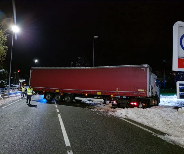 Tir bloccato in Statale