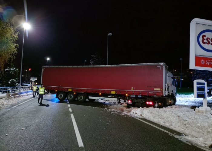 Tir bloccato in Statale