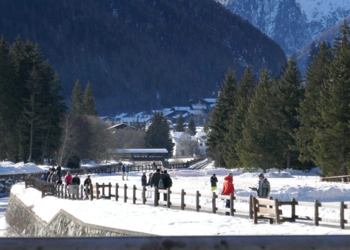 Turisti che passeggiano