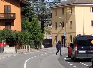 Un artificiere in via Battisti