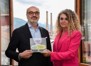 da sinistra Massimiliano Burelli Amministratore Delegato Cogne Acciai Speciali Monica Pirovano Direttore Generale Cogne Acciai Speciali
