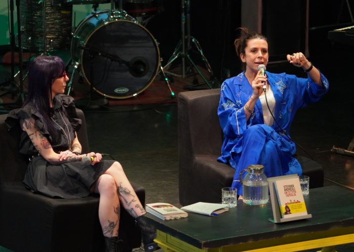 Un'ottima famiglia Stefania Andreoli alla Grande Invasione Aosta
