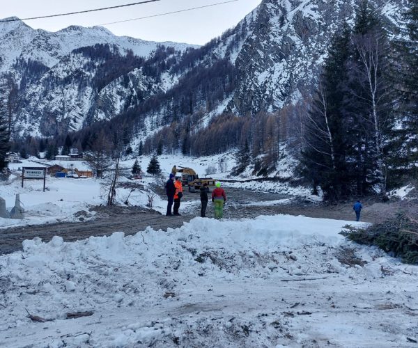 Valnontey lavori per la sistemazione della pista di fondo
