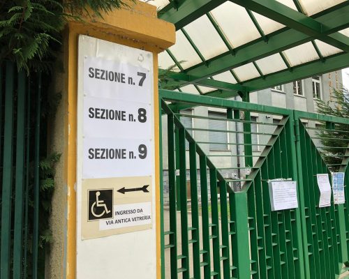 Un seggio elettorale