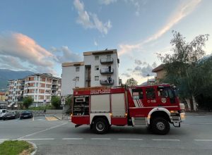 L'intervento dei Vigili del fuoco in via Adamello, ad Aosta