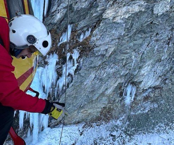 I soccorsi in azione per la valanga in Valnontey