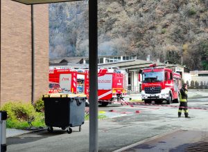 L'incendio domato alla Gps Standard di Arnad