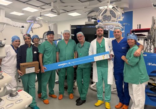 L'équipe di Cardiologia dell'ospedale Parini dopo l'intervento