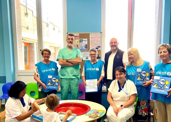 La donazione dei giocattoli dell'Unicef alla Pediatria del Beauregard