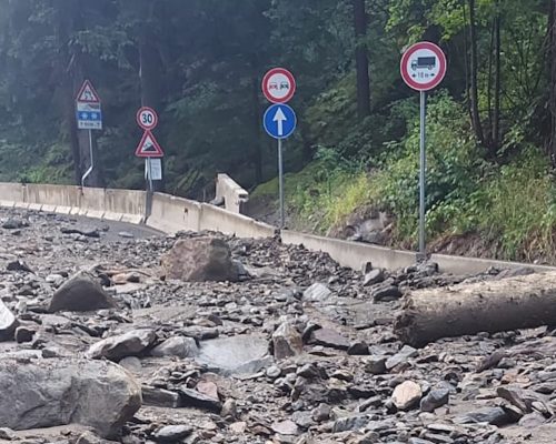 La strada regionale 27 di Cogne chiusa per due frane