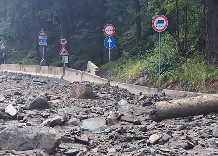 La strada regionale 27 di Cogne chiusa per due frane