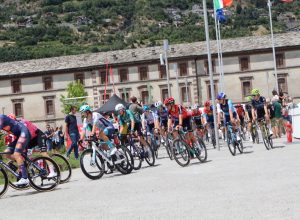 La partenza del Giro della Valle d'Aosta 2025 dall'UniVdA di Aosta