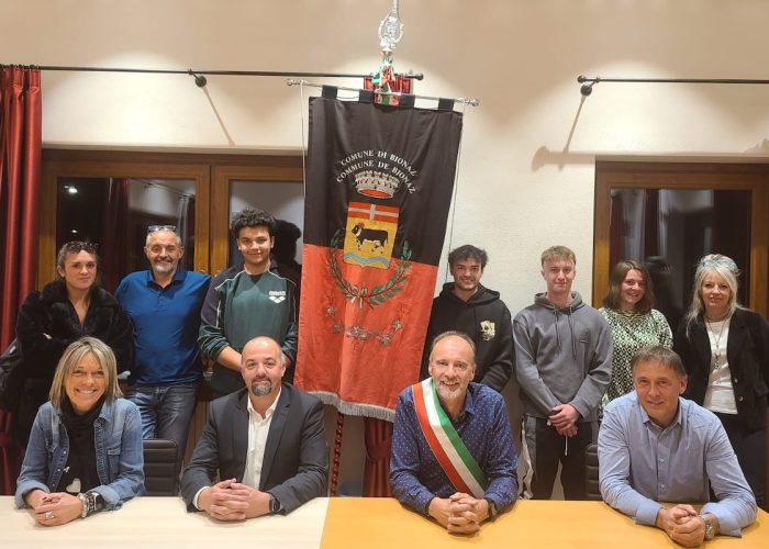 Il nuovo Consiglio e la Giunta comunale di Bionaz