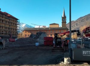 Le macerie del grattacielo alto del quartiere Cogne, ad Aosta