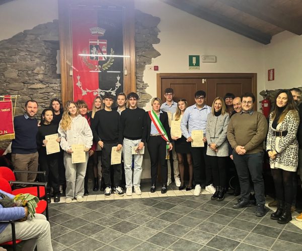 La consegna della maturità civica ai diciottenni di Montjovet