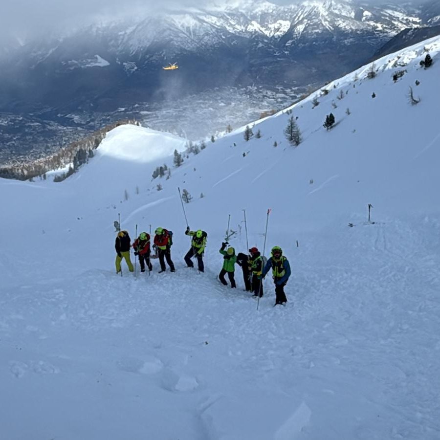 Soccorso in azione per ricerca scialpinista a Pila