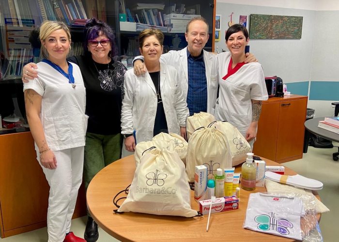 I kit donati al Pronto soccorso di Aosta dall'Associazione Barbara & Co