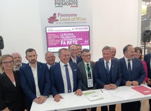 La firma, da parte dell'Institut agricole, dell'accordo su Vinelab Network