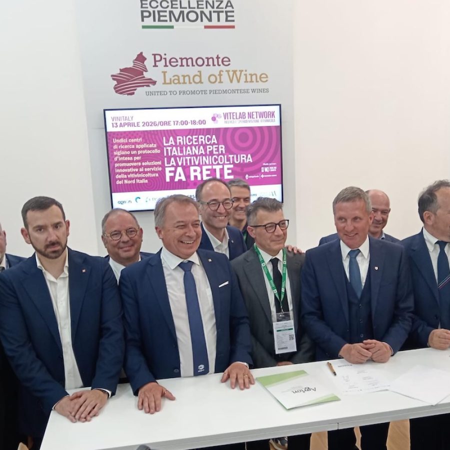 La firma, da parte dell'Institut agricole, dell'accordo su Vinelab Network