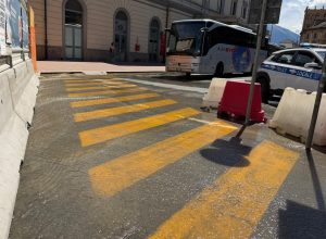 La perdita d'acqua ad Aosta, nella zona della stazione