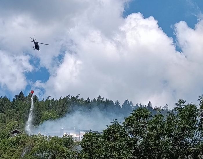 L'incendio boschivo zona di Lexert, a Gignod