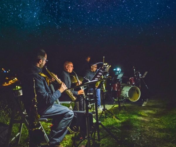Astreo, performance musicale