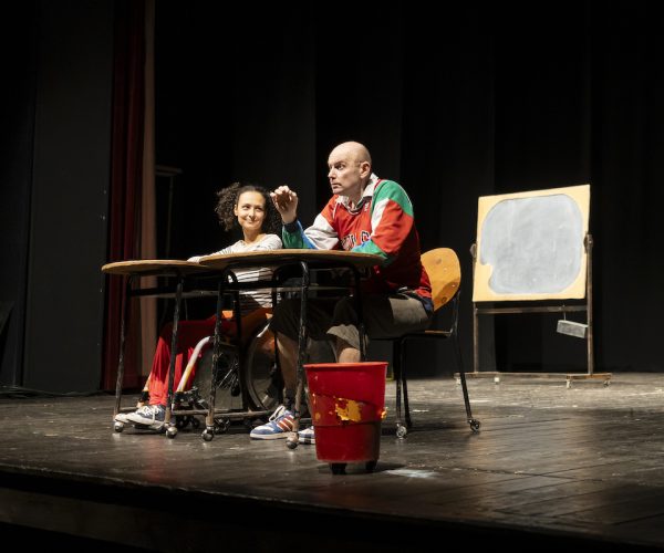 Lo spettacolo "Yo Yo Piederuota" della compagnia Santibriganti Teatro