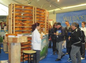 Lo stand della Valle d'Aosta alla Fiera del tartufo di Alba