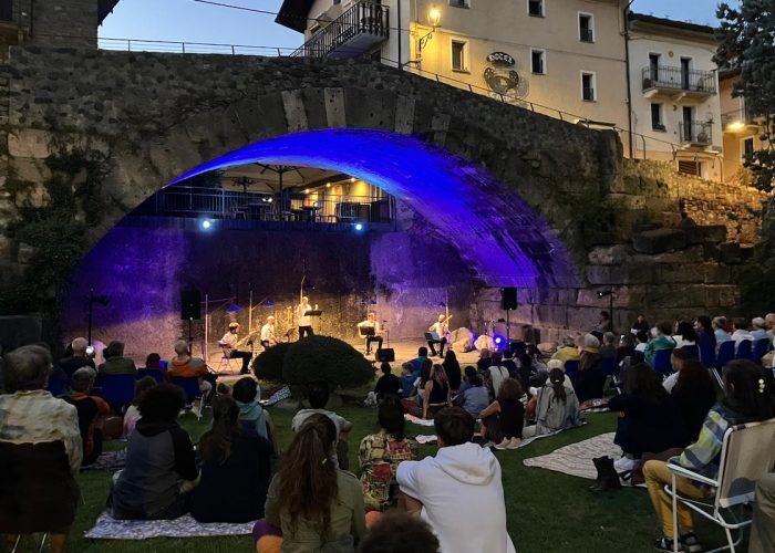 Sotto i ponti - Storie appartate sotto lo scorrere del tempo