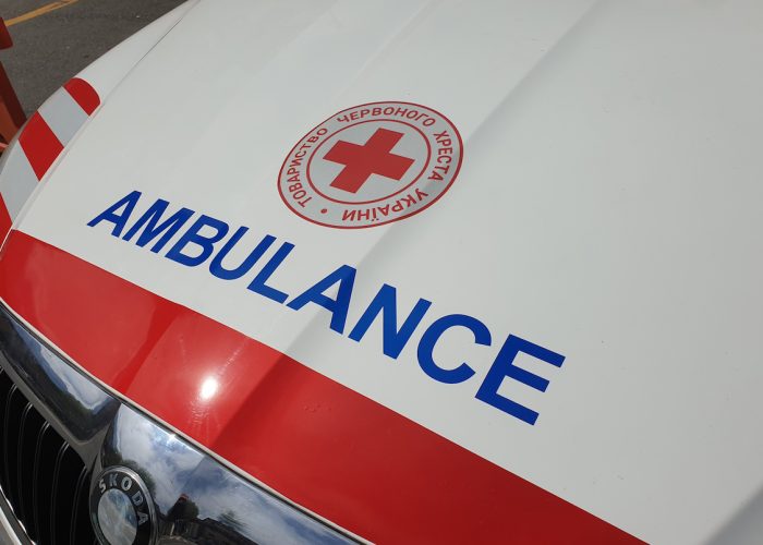 Le ambulanze e l'automedica donate alla Croce rossa per l'Ucraina