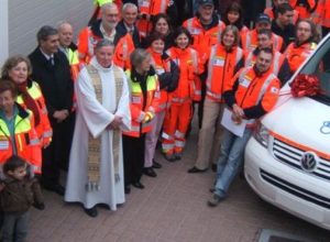 I volontari del soccorso di Chatillon con il nuovo pulmino