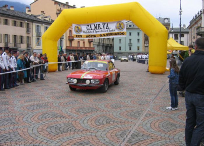 La patenza da Piazza Chanoux dell'edizione 2008