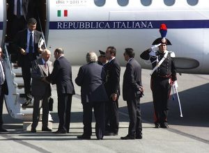 L'arrivo all'aeroporto del Presidente Napolitano accolto da Rollandin