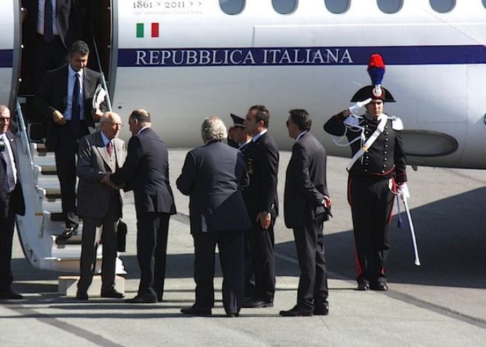 L'arrivo all'aeroporto del Presidente Napolitano accolto da Rollandin