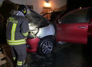 auto in fiamme Verrès