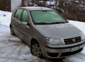 L'auto dei tre ladri fuggiti